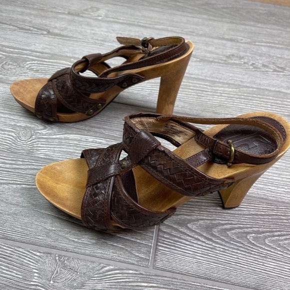 FRYE Dolly Block Heel Strappy Leather Sandal - Picture 6 of 8